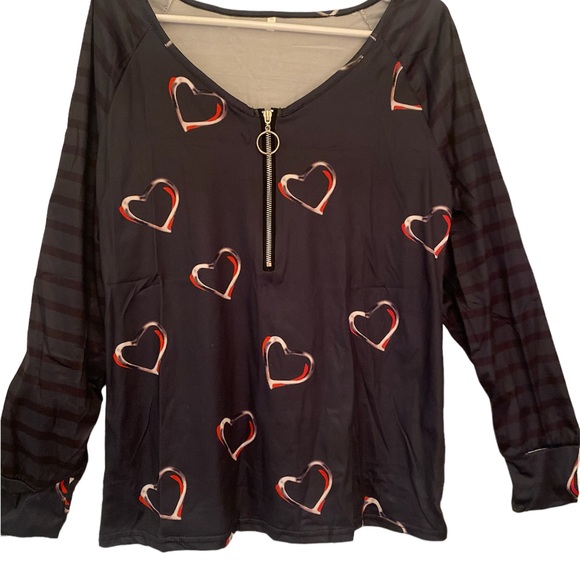 Bundle of womens heart shirts Size Large - Picture 2 of 5